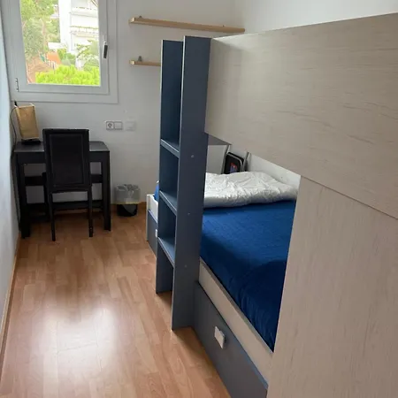 Edificio Lirios Politur * بلاتجا ذارو